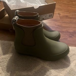 Brand new Ugg rain boots